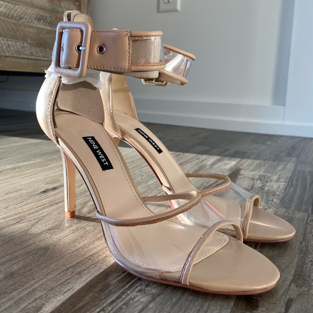 NEW/NEVER WORN! W size 8.5